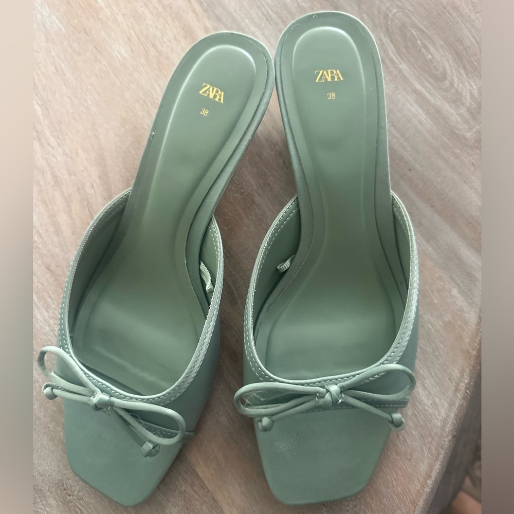 Zara kitten heels with bow detail